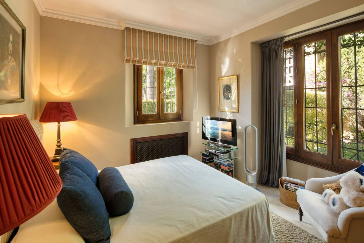Huis te koop in Marbella | 5 slaapkamers H5391064