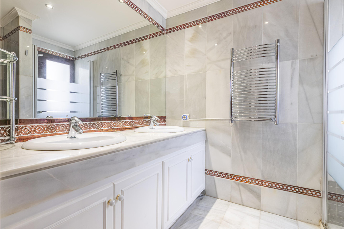 Huis te koop in Marbella | 4 slaapkamers H5418772
