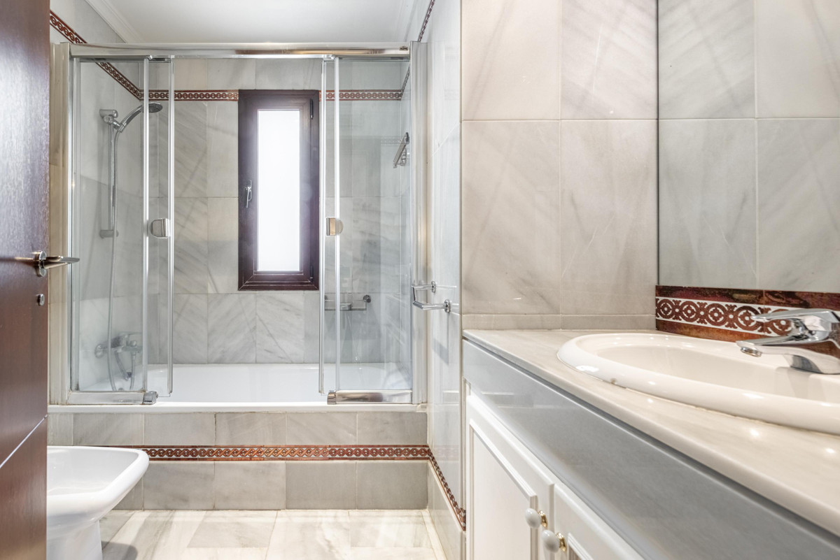 Huis te koop in Marbella | 4 slaapkamers H5418772