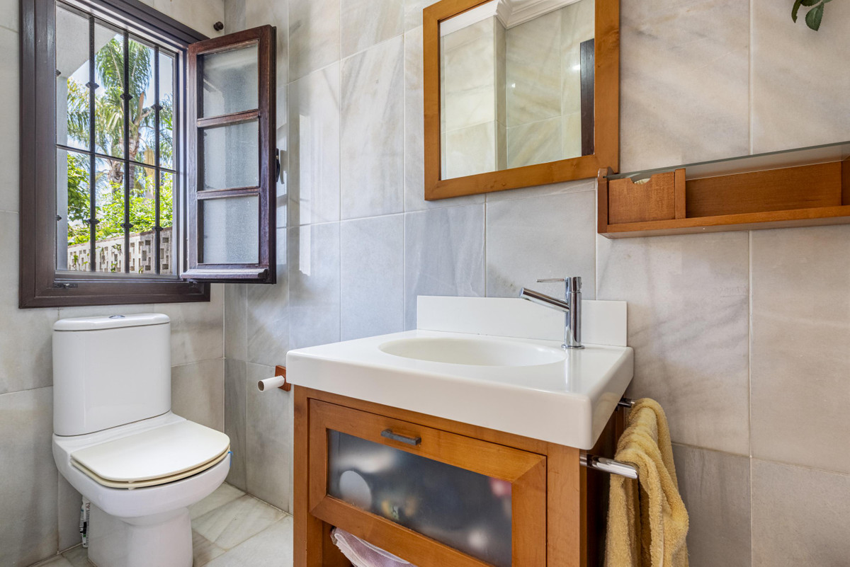 Huis te koop in Marbella | 4 slaapkamers H5418772