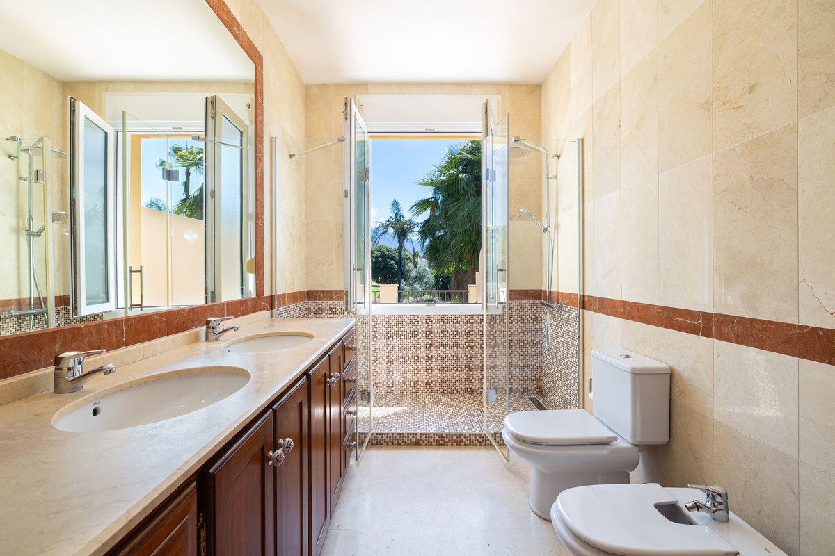 Huis te koop in Marbella | 5 slaapkamers H5419264