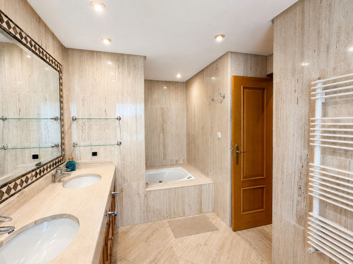 Huis te koop in Marbella | 7 slaapkamers H5431204