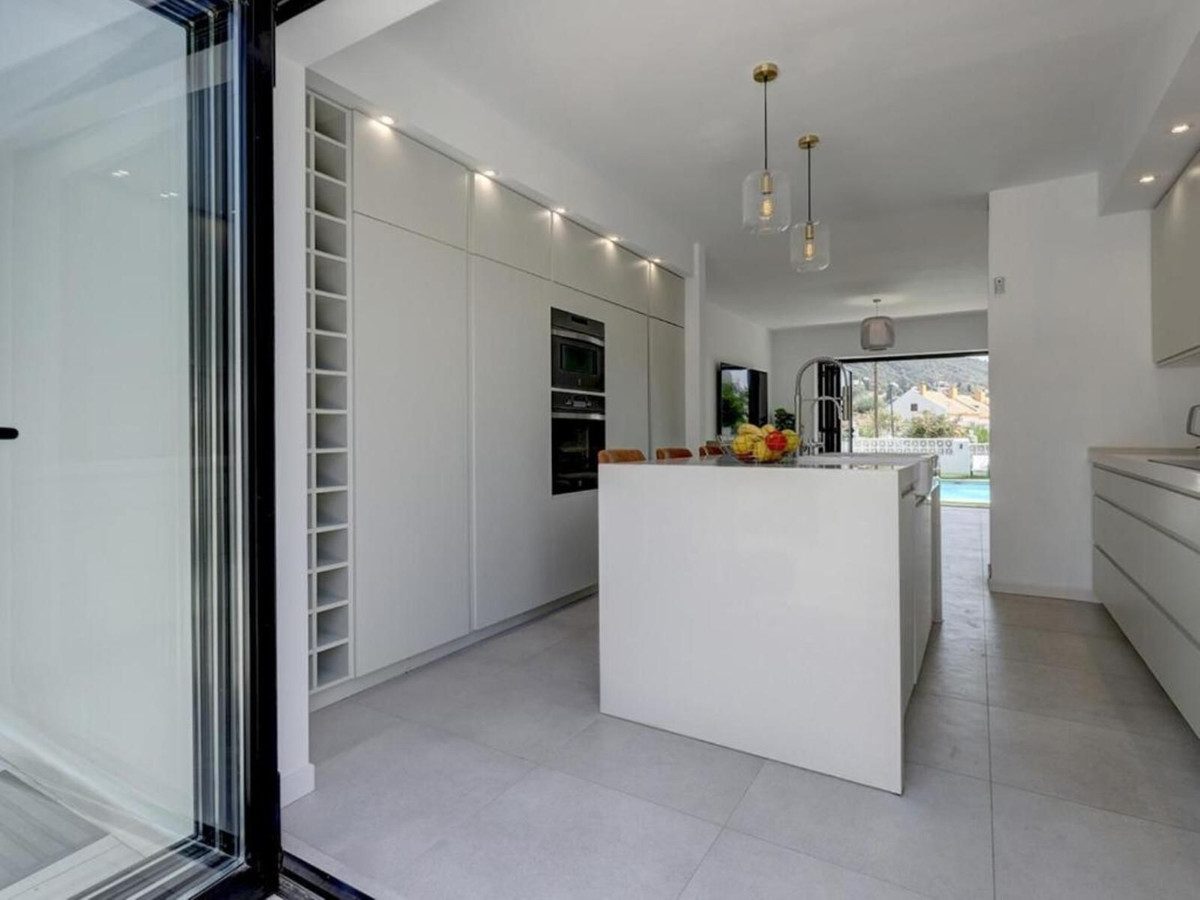 Huis te koop in Marbella | 6 slaapkamers H5444929