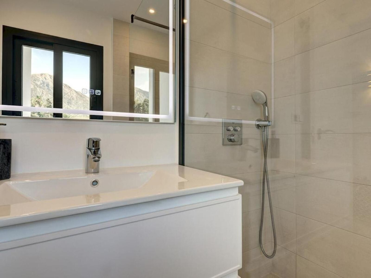 Huis te koop in Marbella | 6 slaapkamers H5444929