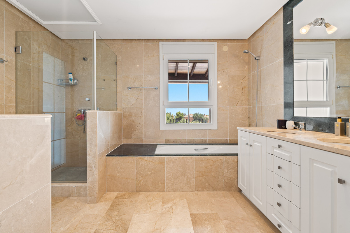 Huis te koop in Marbella | 4 slaapkamers H5449492