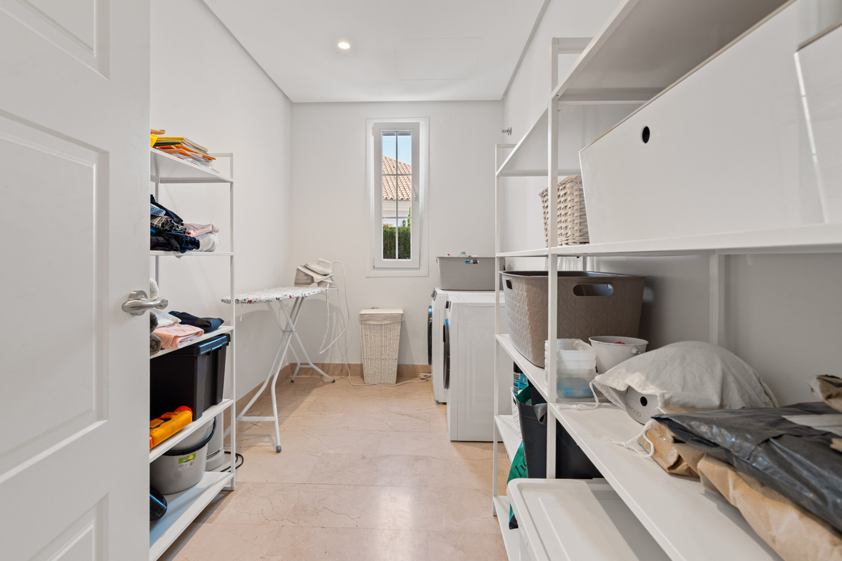 Huis te koop in Marbella | 4 slaapkamers H5449492