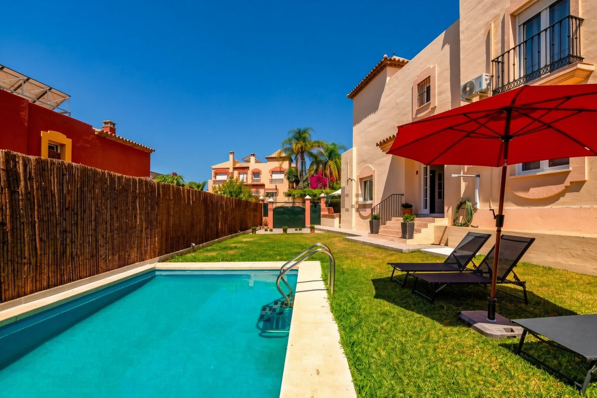 Huis te koop in Marbella | 4 slaapkamers H5467780