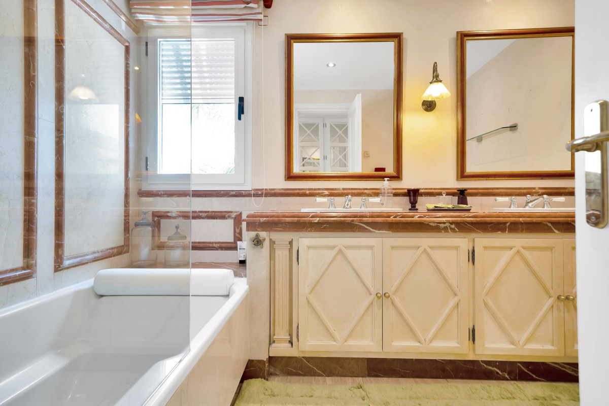 Huis te koop in Marbella | 3 slaapkamers H5468815