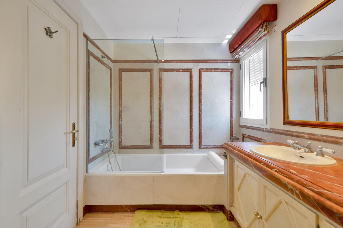 Huis te koop in Marbella | 3 slaapkamers H5468815