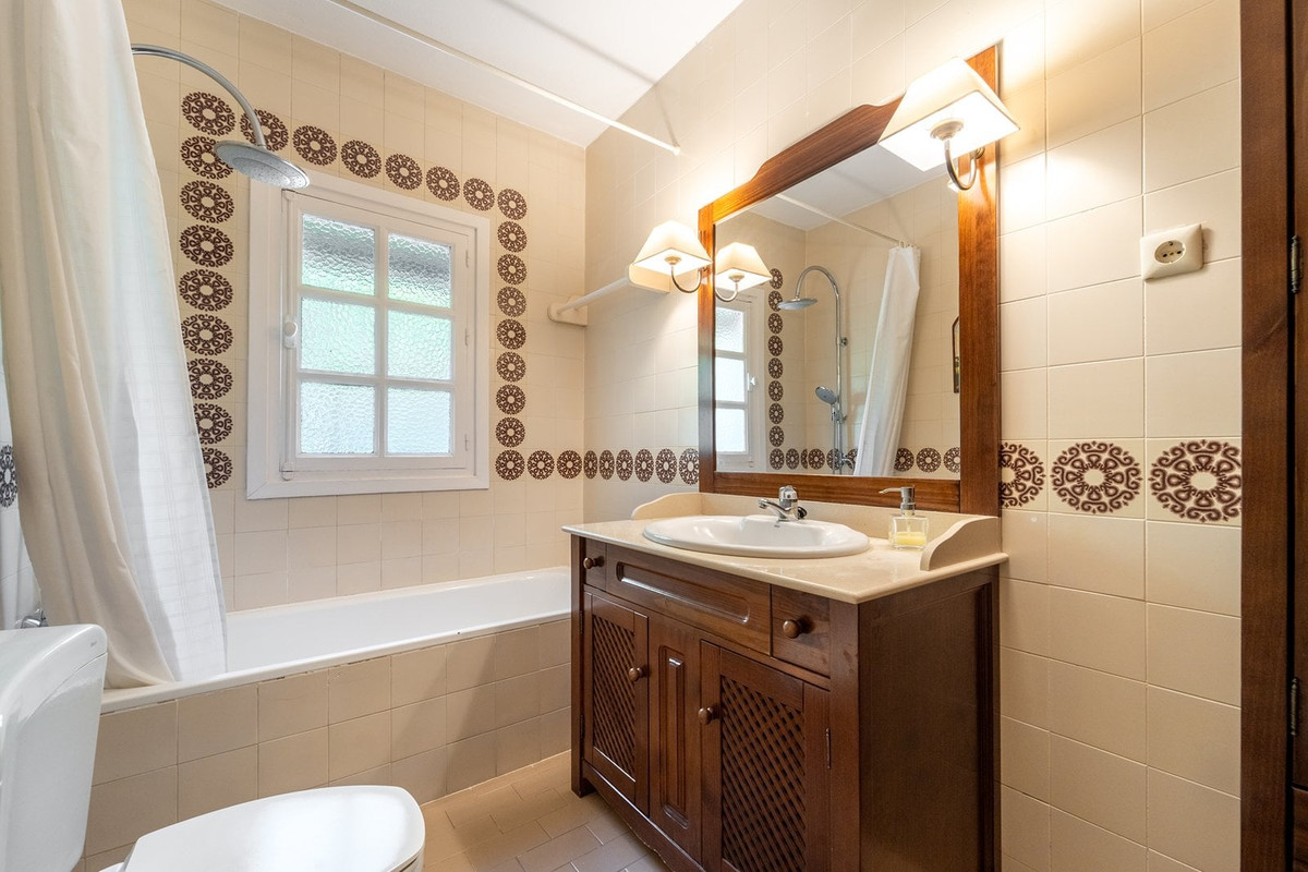 Huis te koop in Marbella | 4 slaapkamers H5490340