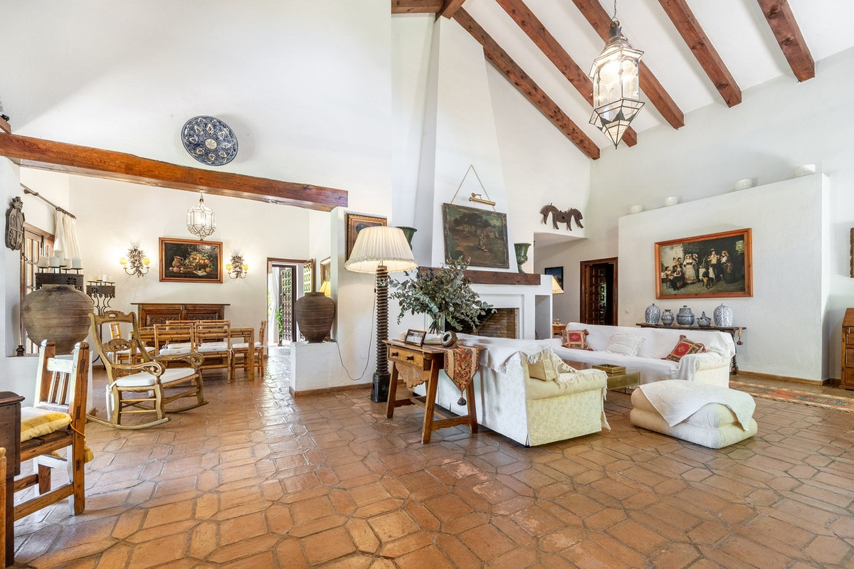 Huis te koop in Marbella | 4 slaapkamers H5490340