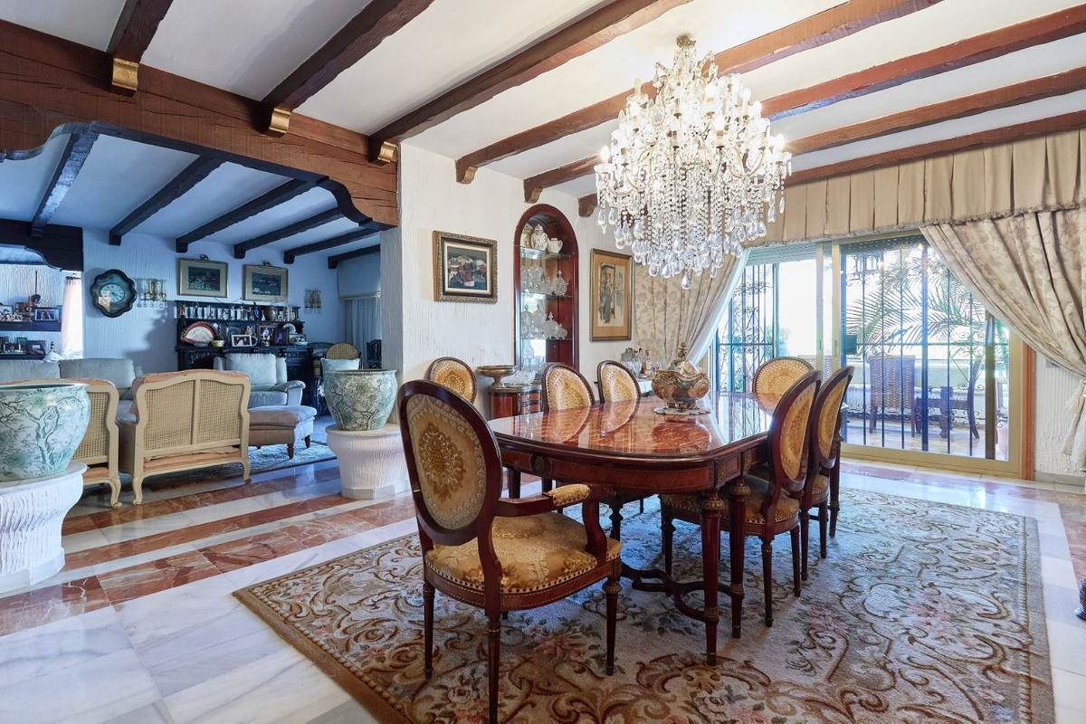 Huis te koop in Marbella | 8 slaapkamers H5492293