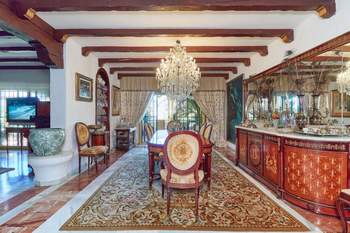 Huis te koop in Marbella | 8 slaapkamers H5492293