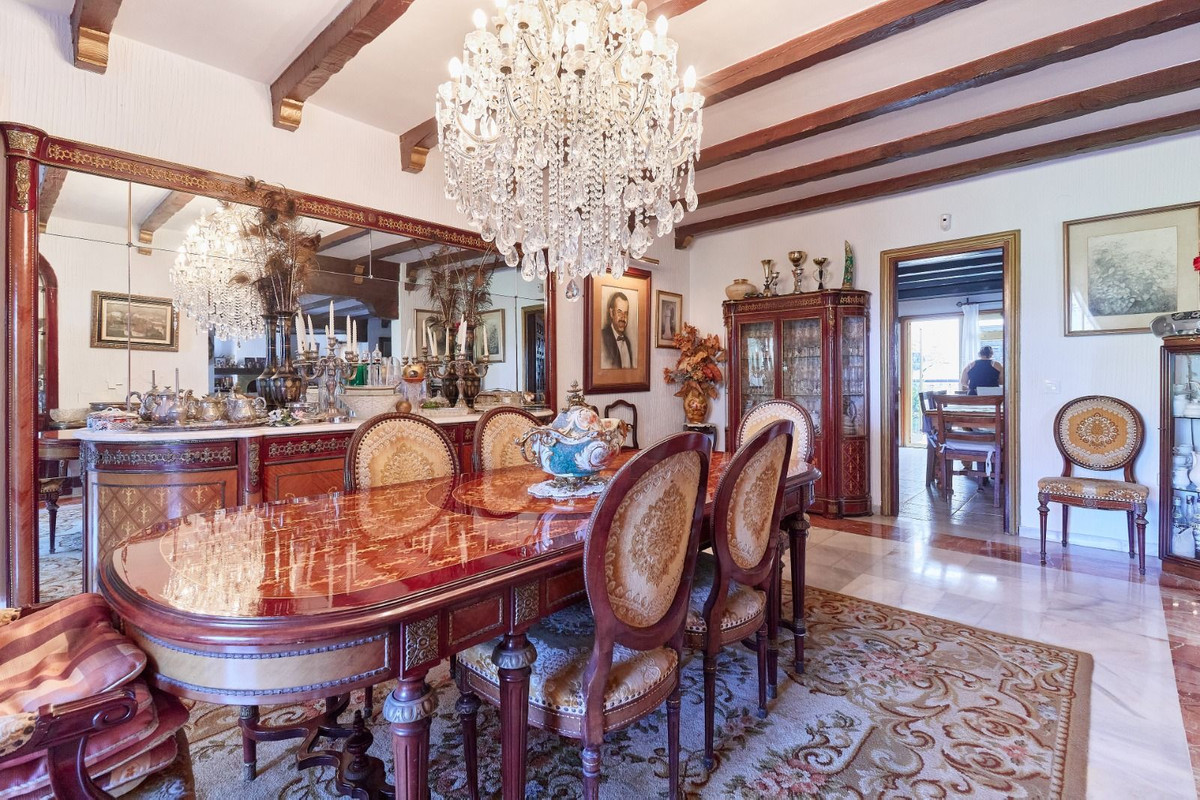 Huis te koop in Marbella | 8 slaapkamers H5492293