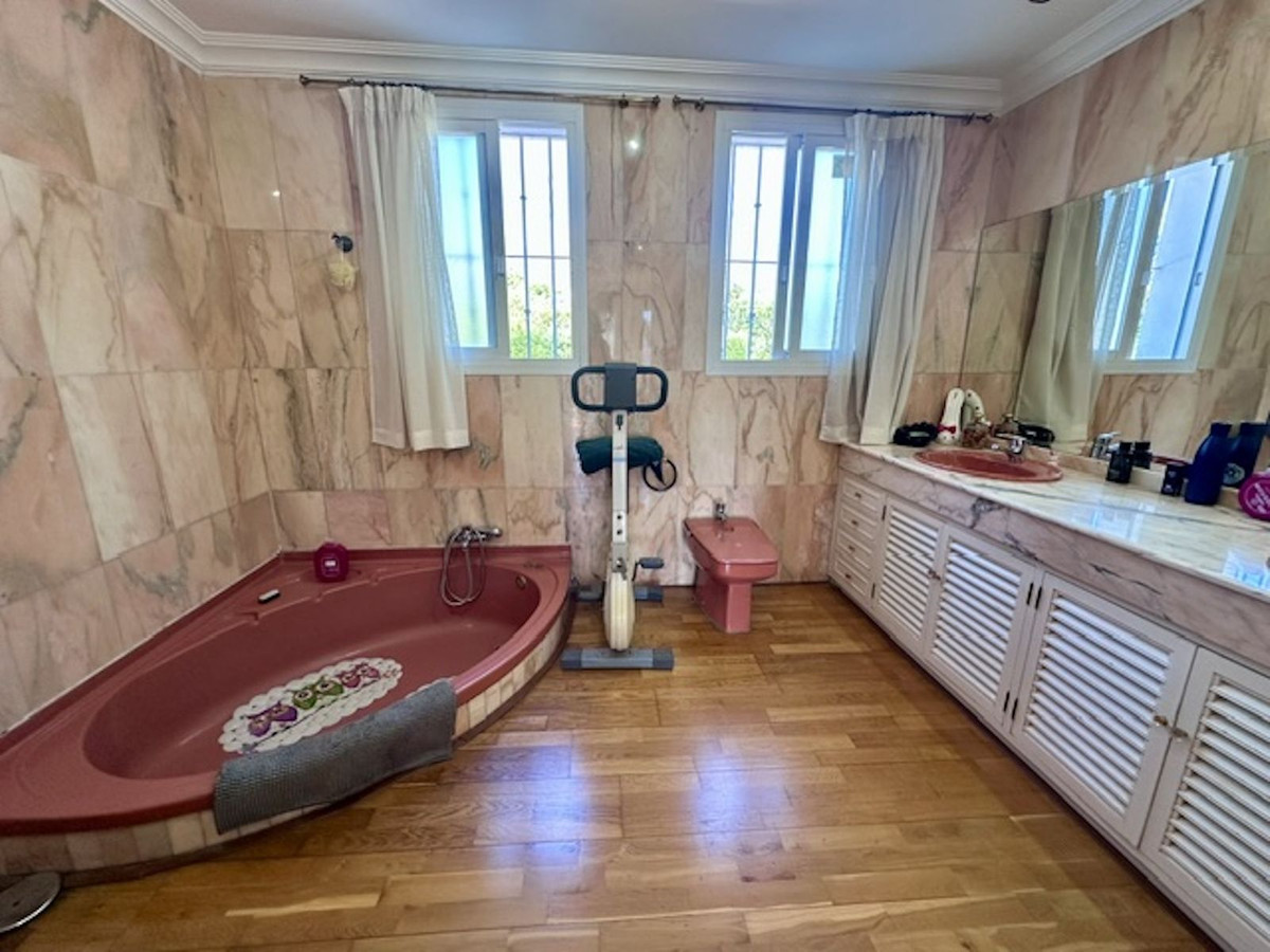 Huis te koop in Marbella | 5 slaapkamers H5526019
