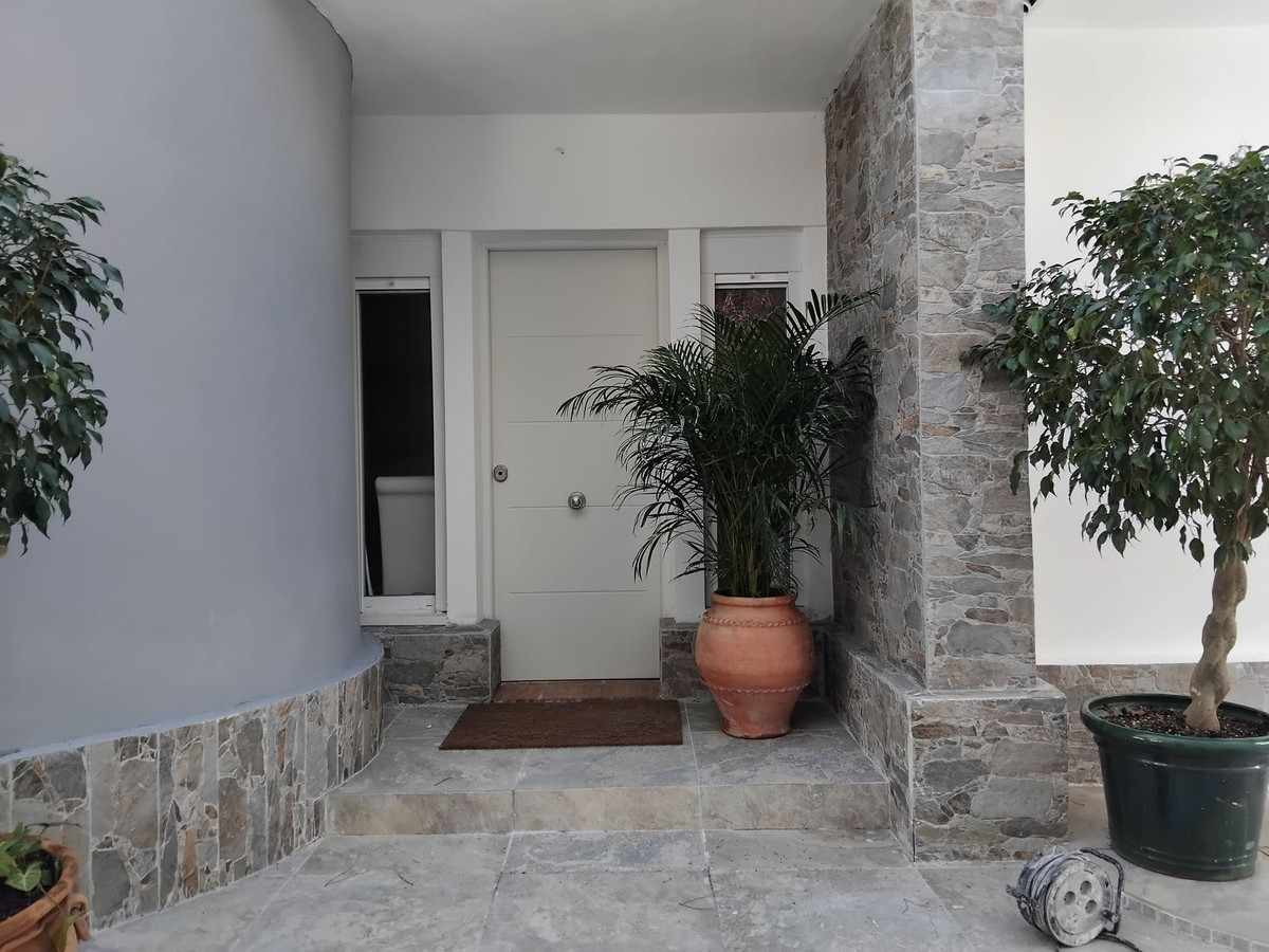 Huis te koop in Marbesa | 4 slaapkamers H4991689