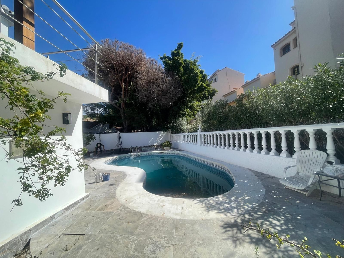 Huis te koop in Marbesa | 4 slaapkamers H4991689