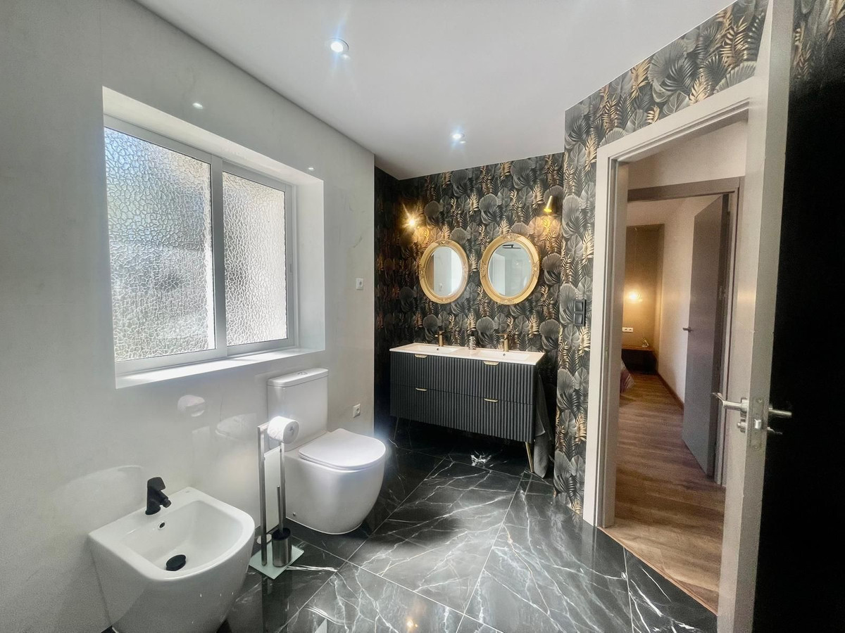 Huis te koop in Marbesa | 4 slaapkamers H4991689