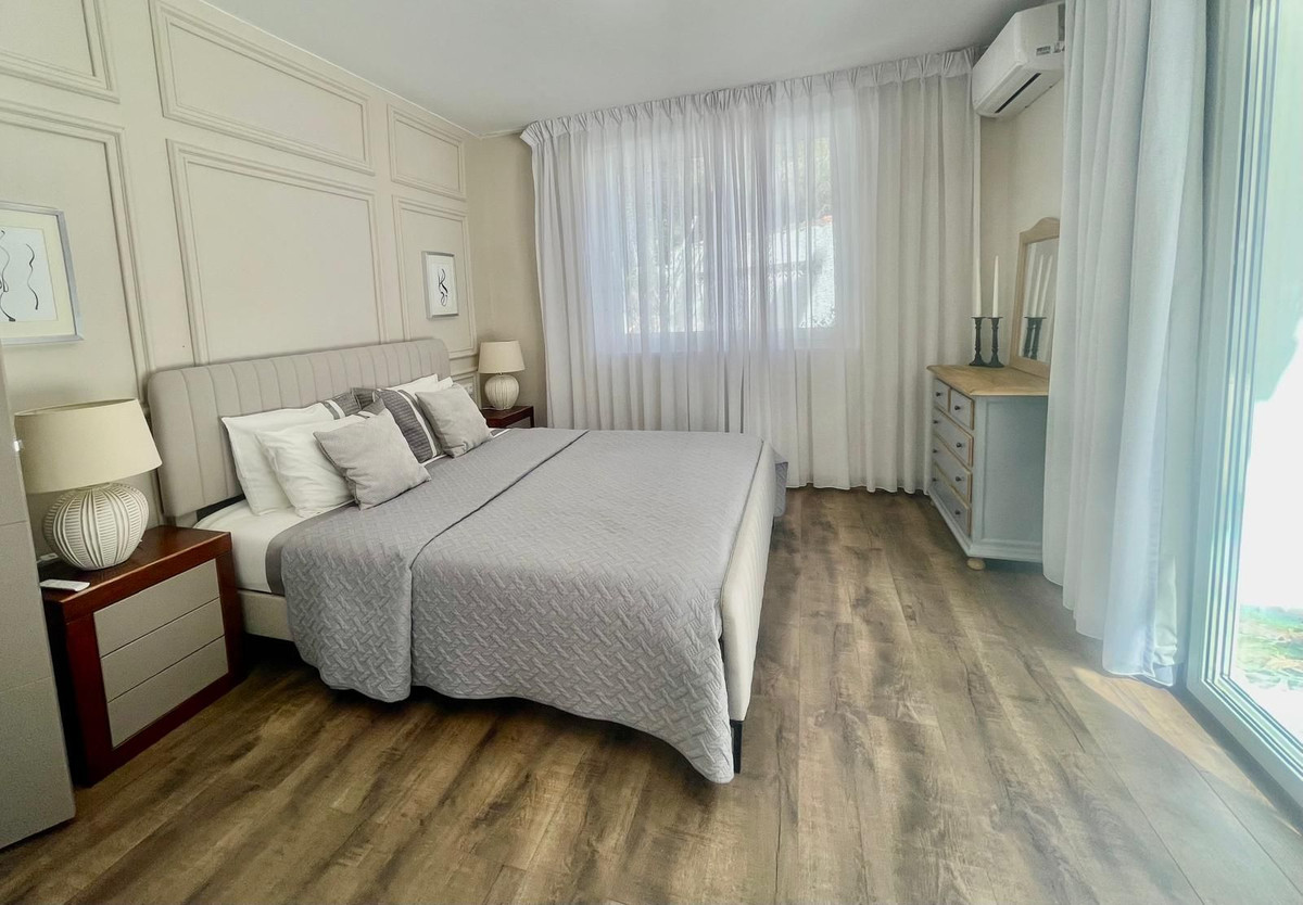 Huis te koop in Marbesa | 4 slaapkamers H4991689