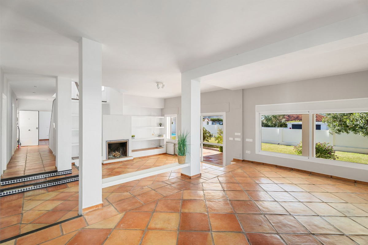 Huis te koop in Marbesa | 5 slaapkamers H5009773