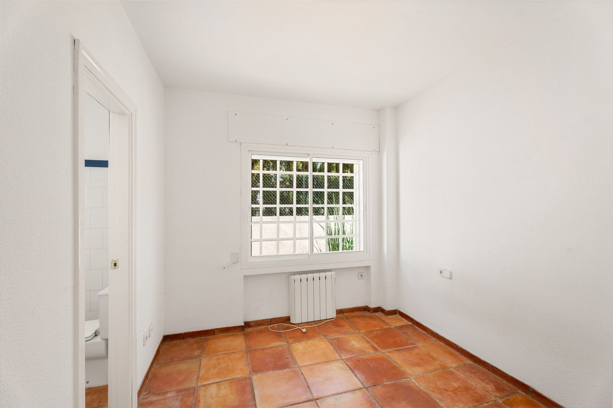 Huis te koop in Marbesa | 5 slaapkamers H5009773