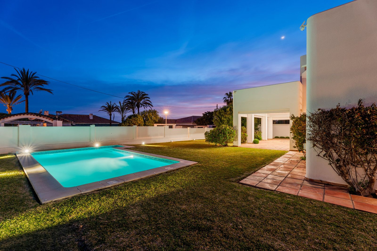 Huis te koop in Marbesa | 5 slaapkamers H5009773