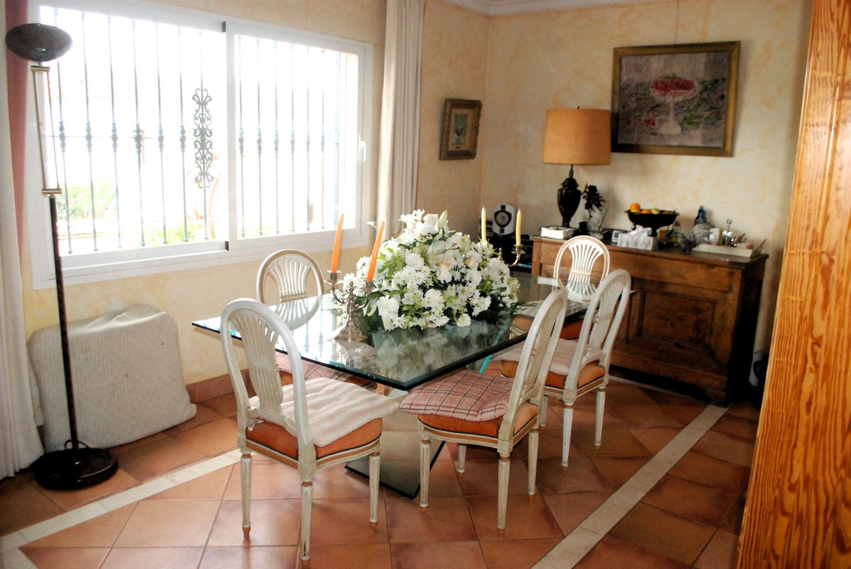 Huis te koop in Marbesa | 5 slaapkamers H5075311