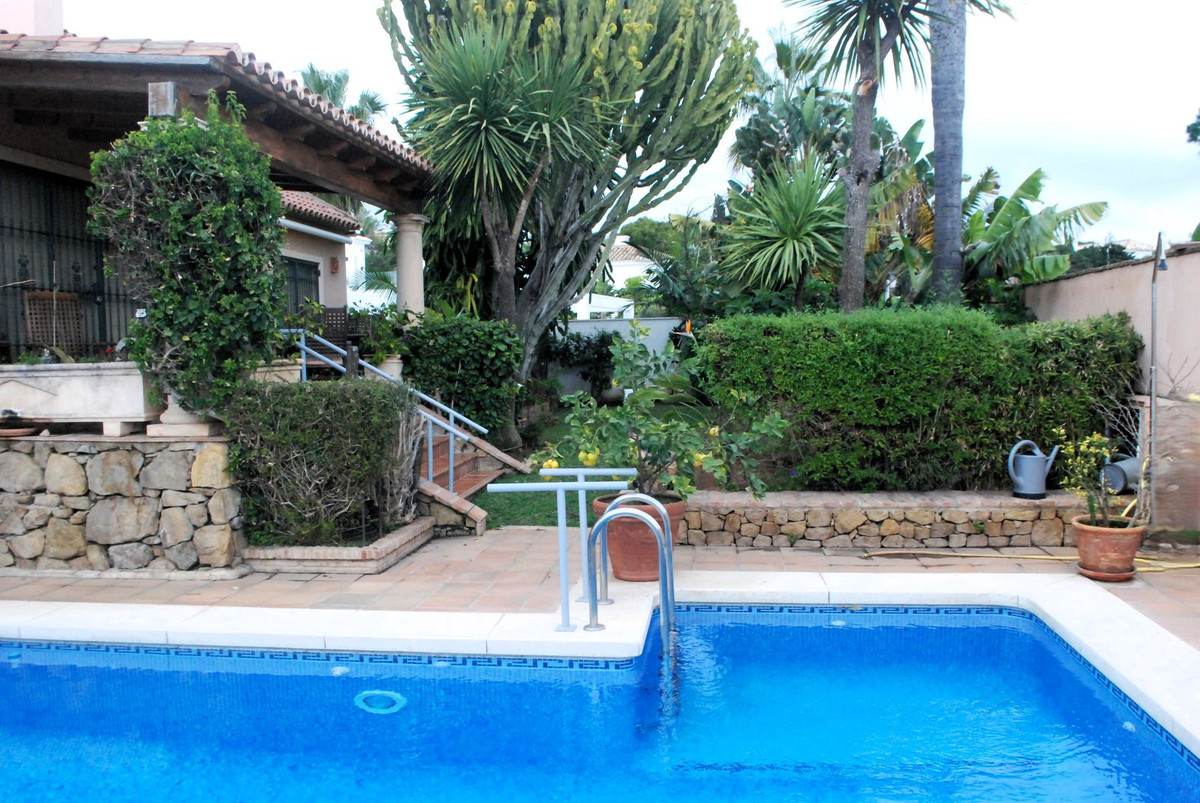 Huis te koop in Marbesa | 5 slaapkamers H5075311