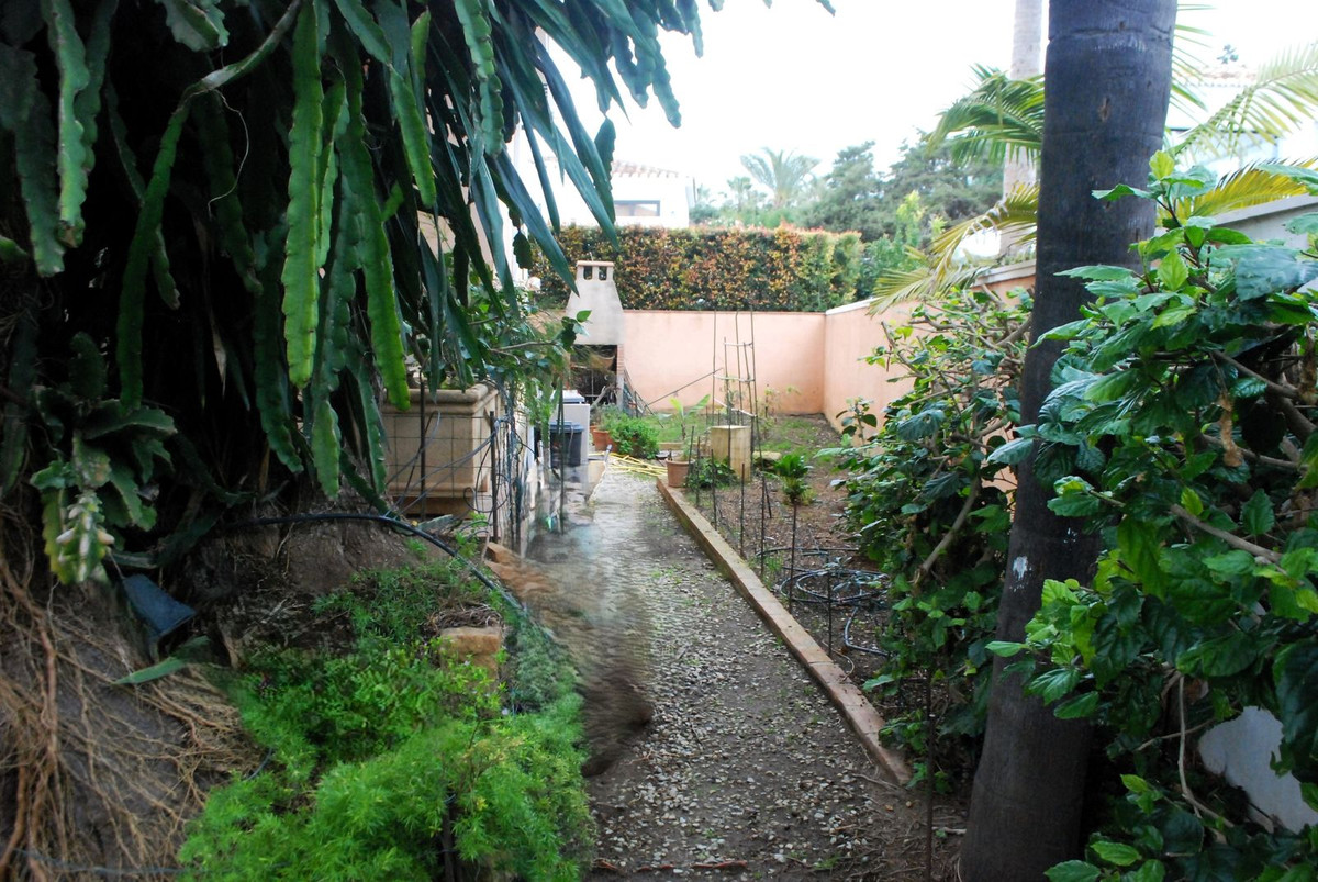 Huis te koop in Marbesa | 5 slaapkamers H5075311