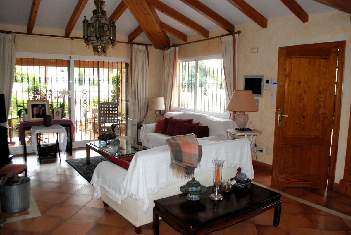 Huis te koop in Marbesa | 5 slaapkamers H5075311