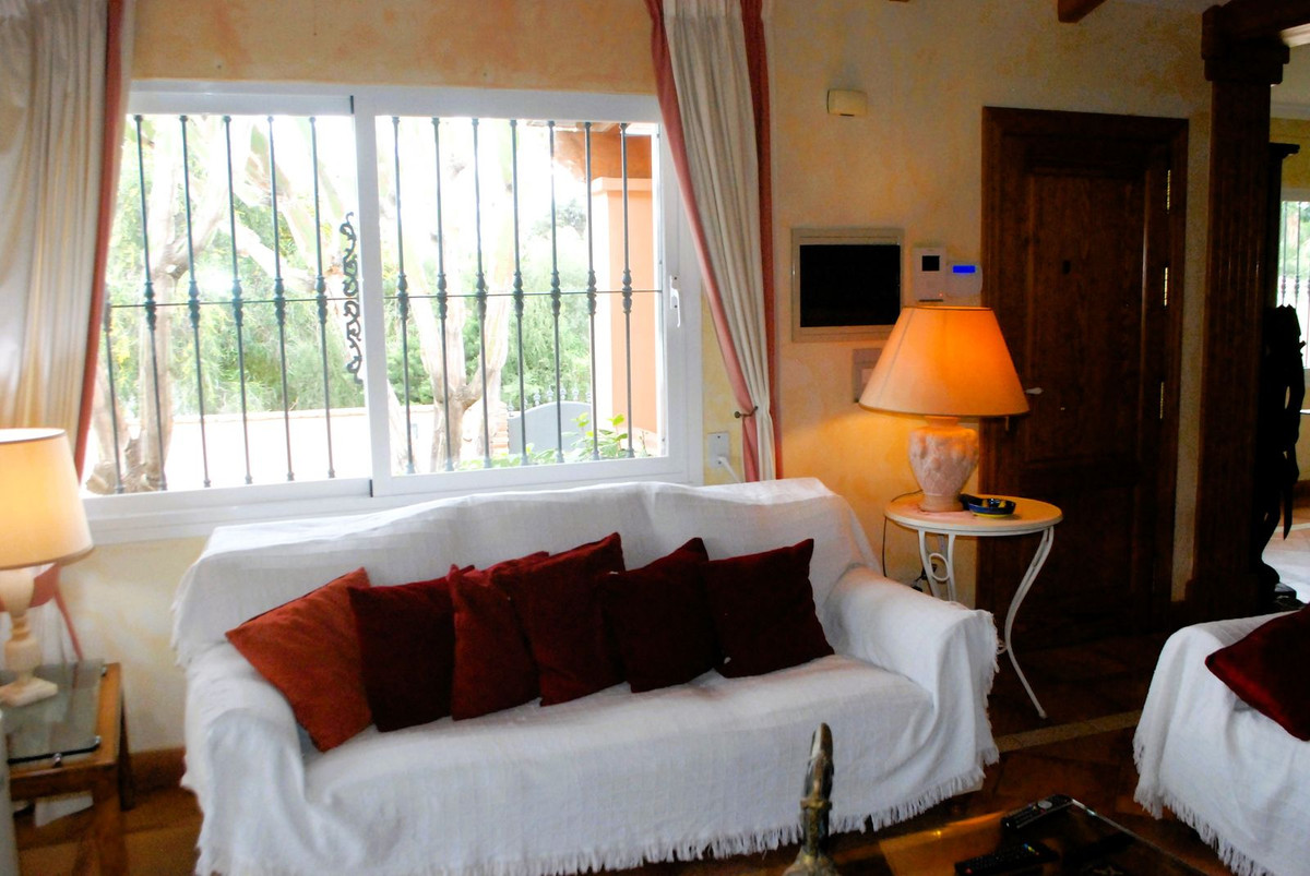 Huis te koop in Marbesa | 5 slaapkamers H5075311