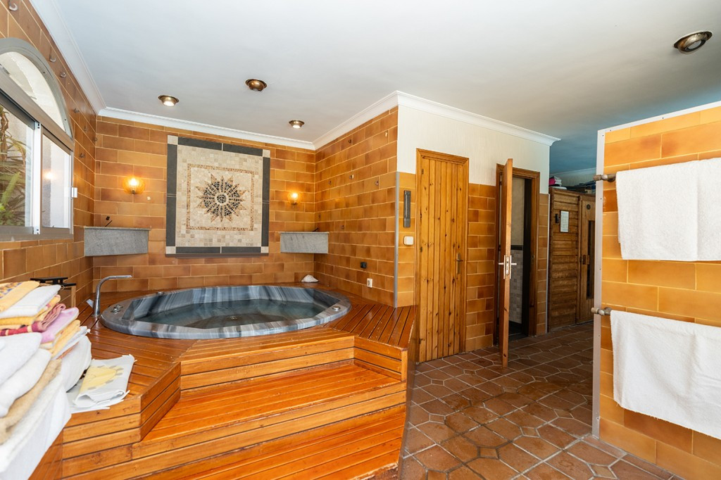 Detached Villa for sale in Marbesa | 6 bedrooms H5111866