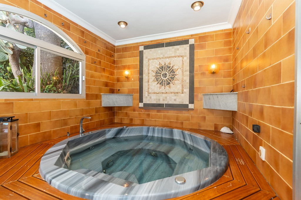 Detached Villa for sale in Marbesa | 6 bedrooms H5111866