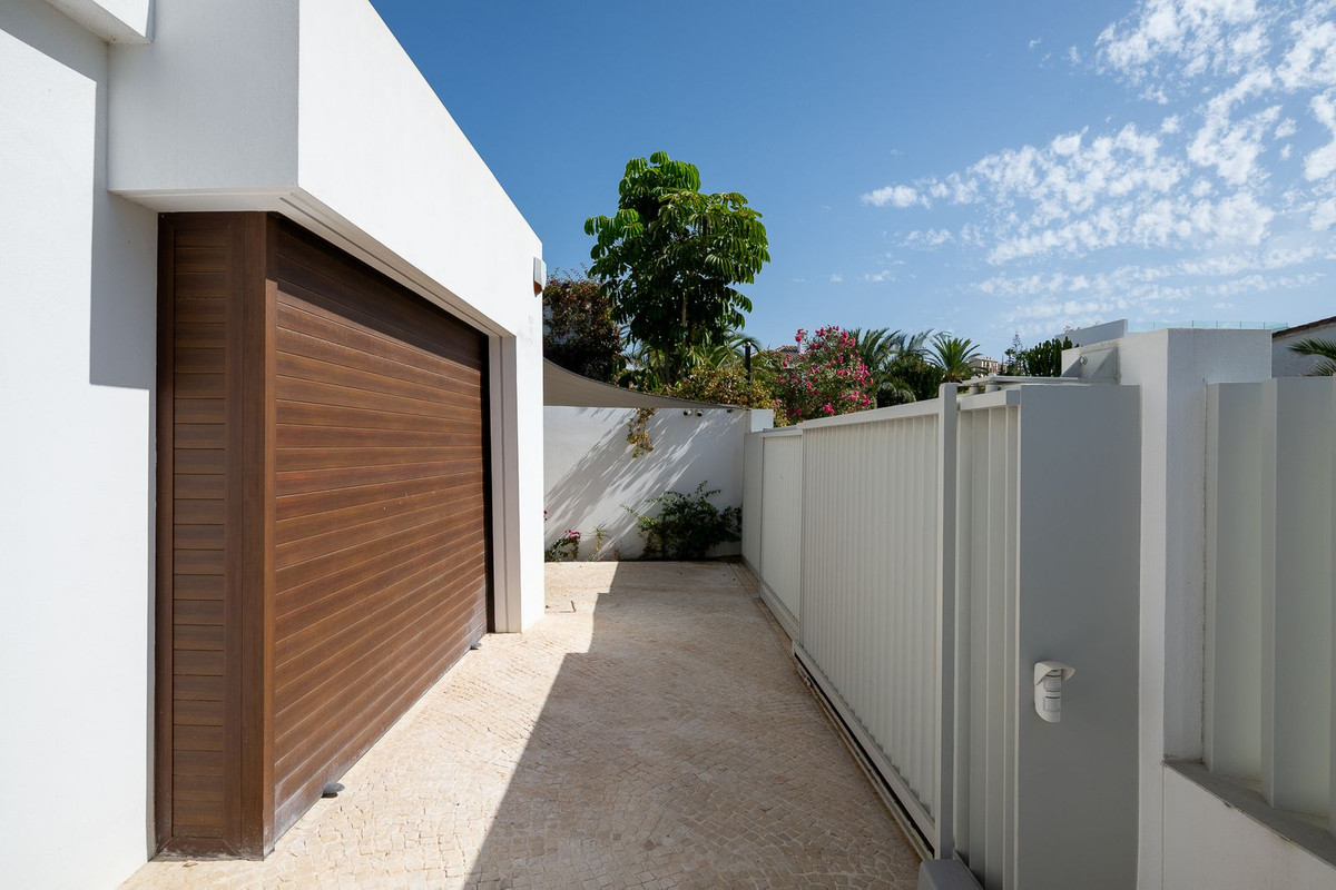 Huis te koop in Marbesa | 6 slaapkamers H5123764