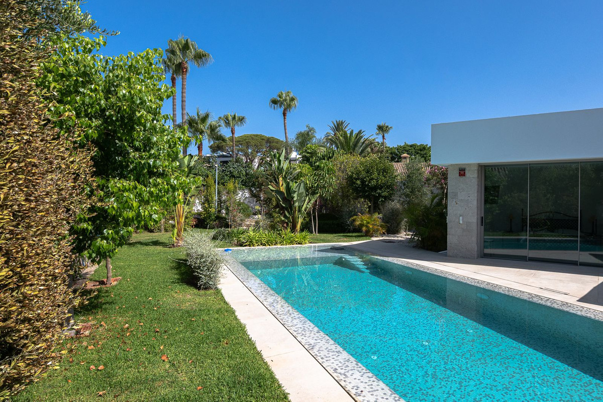 Huis te koop in Marbesa | 6 slaapkamers H5123764