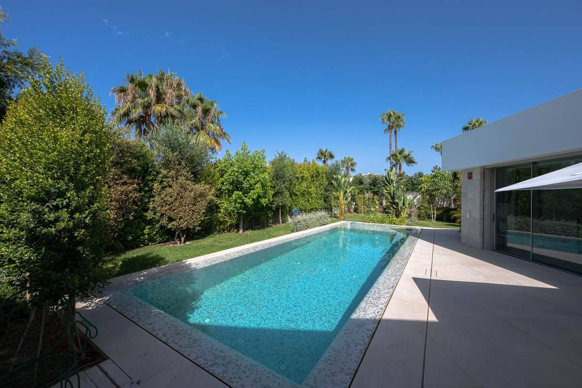 Huis te koop in Marbesa | 6 slaapkamers H5123764
