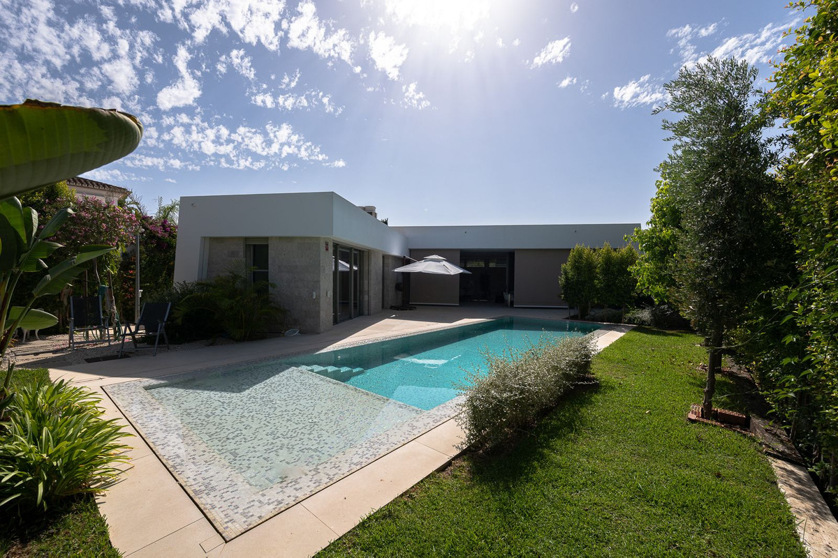 Huis te koop in Marbesa | 6 slaapkamers H5123764