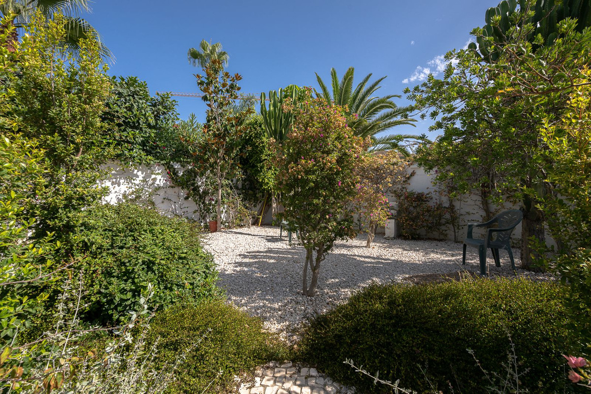 Huis te koop in Marbesa | 6 slaapkamers H5123764