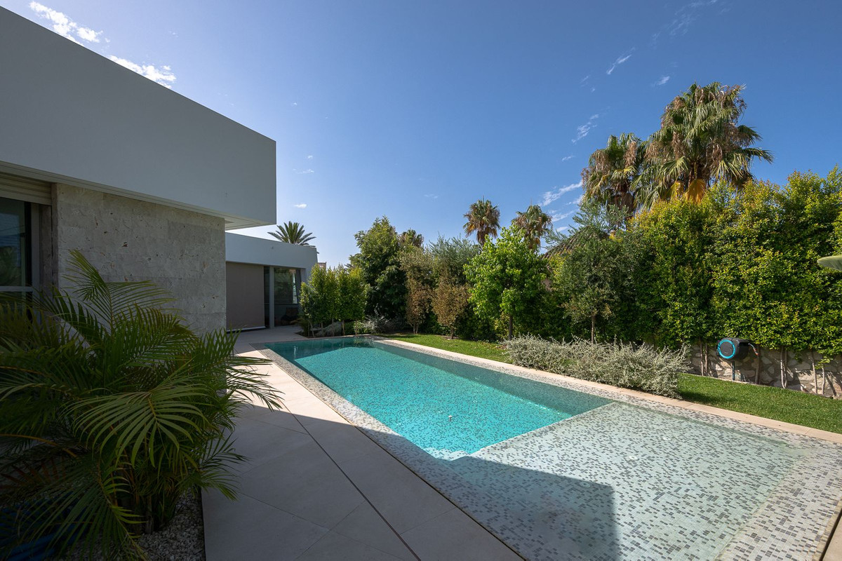 Huis te koop in Marbesa | 6 slaapkamers H5123764
