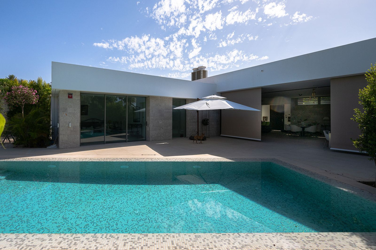 Huis te koop in Marbesa | 6 slaapkamers H5123764