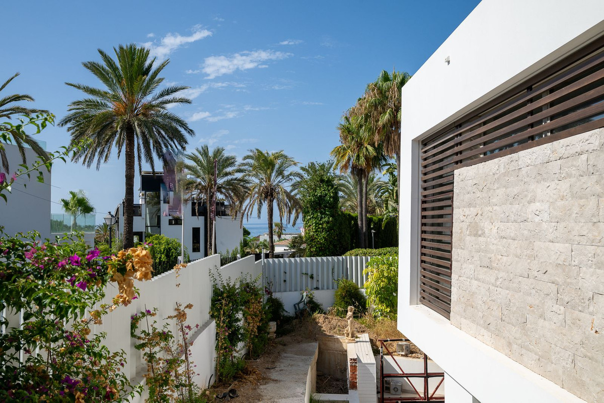Huis te koop in Marbesa | 6 slaapkamers H5123764