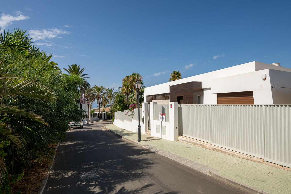 Huis te koop in Marbesa | 6 slaapkamers H5123764