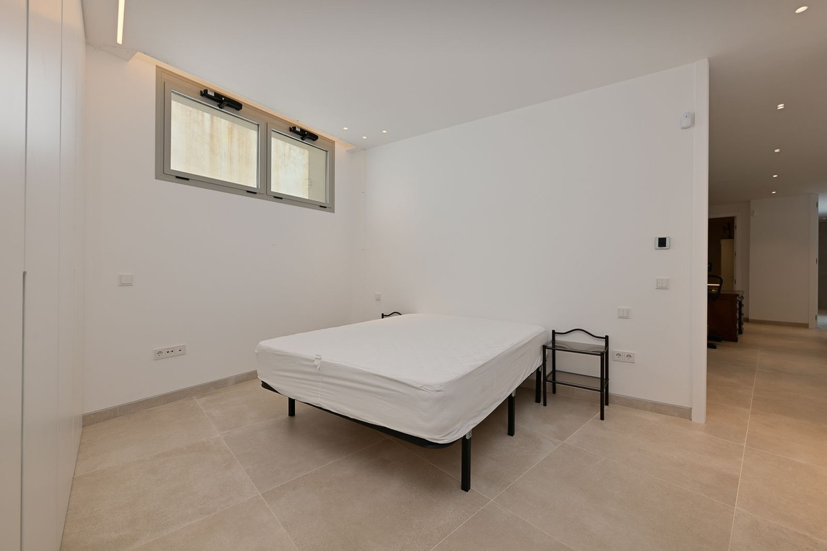 Huis te koop in Marbesa | 6 slaapkamers H5123764