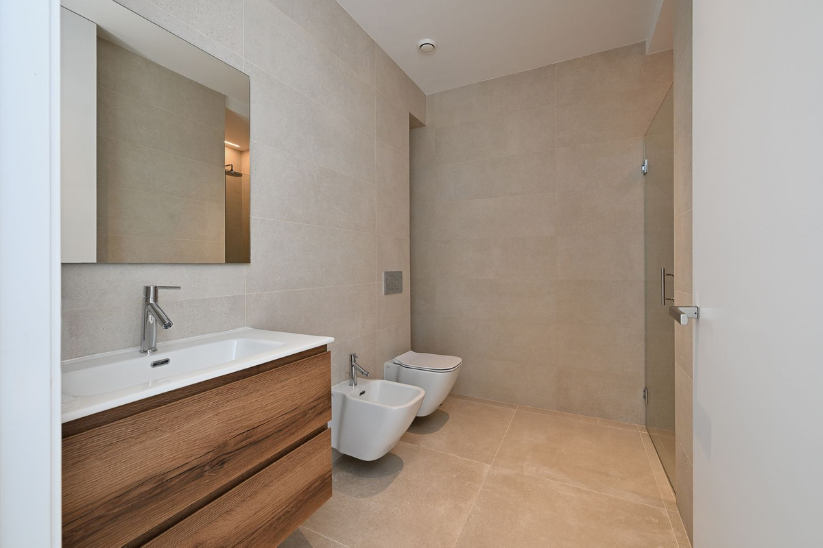 Huis te koop in Marbesa | 6 slaapkamers H5123764