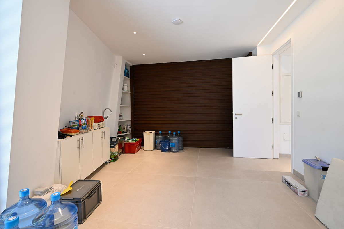 Huis te koop in Marbesa | 6 slaapkamers H5123764
