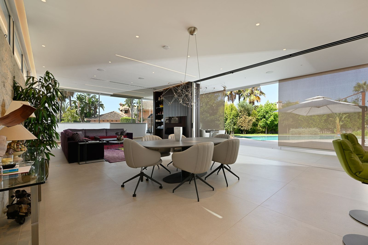 Huis te koop in Marbesa | 6 slaapkamers H5123764