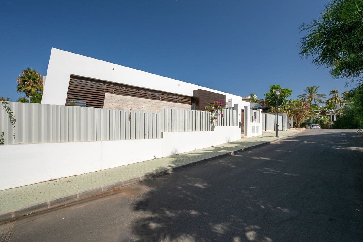 Huis te koop in Marbesa | 6 slaapkamers H5123764