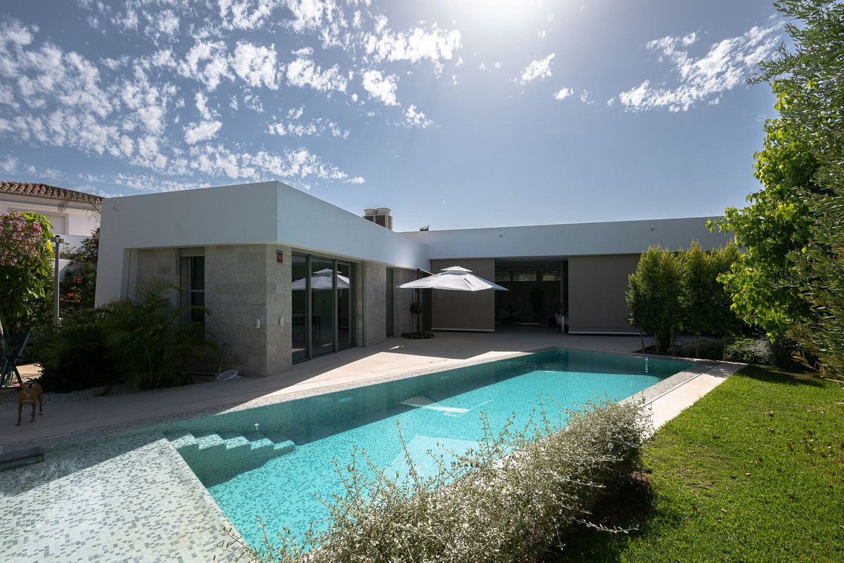 Huis te koop in Marbesa | 6 slaapkamers H5123764