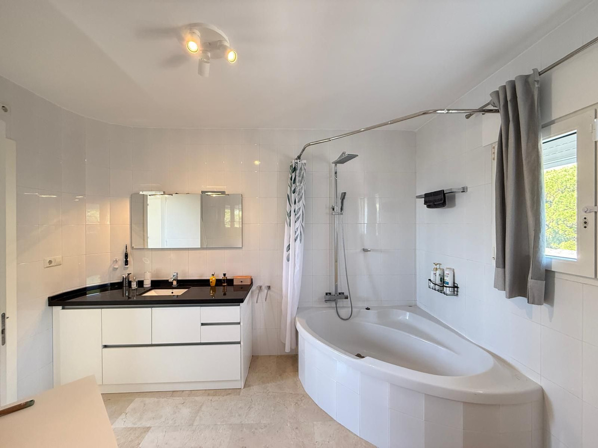 Huis te koop in Marbesa | 4 slaapkamers H5137579
