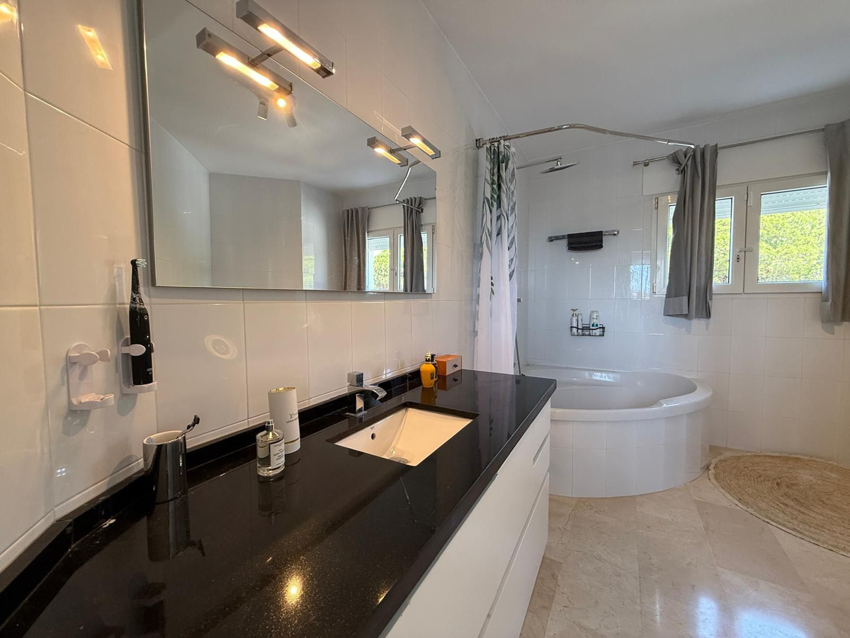 Huis te koop in Marbesa | 4 slaapkamers H5137579